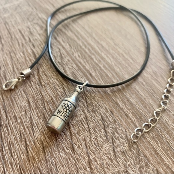 Vintage Y2K Charm on new Chain - UpCycled 90’s Jewelry - Wine Bottle Necklace - Picture 1 of 7